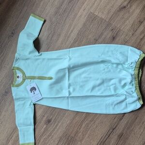 NWT - Kate Quinn Organics henley infant saque size 3-6m